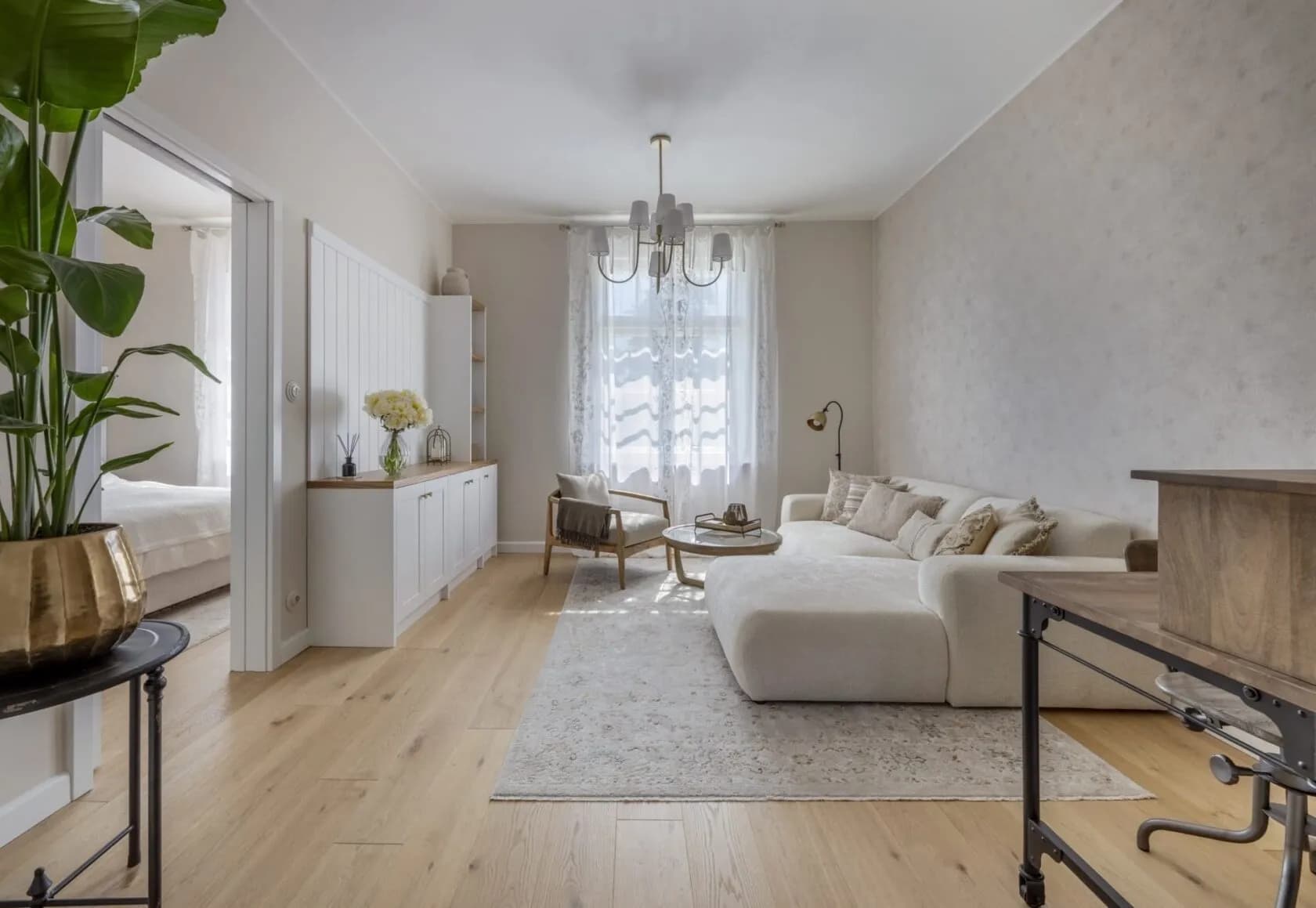 Designové 2+kk v historické vile – vyhledávaná lokalita Hanspaulka